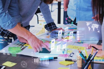 Descubra como startups digitais podem crescer em mercados saturados com estratégias inovadoras e posicionamento inteligente.