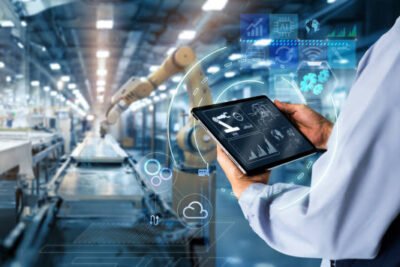 Aprenda como aplicar o outbound marketing na indústria para atrair clientes qualificados e aumentar suas vendas de forma eficaz.