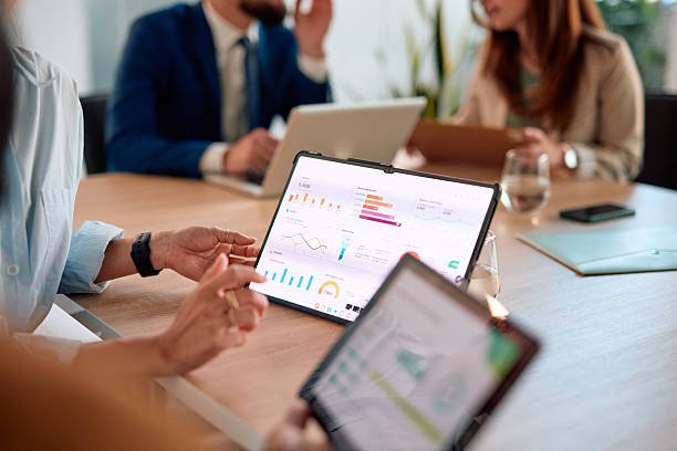 Veja as tendências de e-commerce que estão se consolidando agora e como elas impactam vendas, experiência e crescimento.