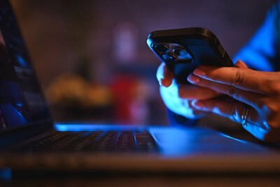 Entenda como o marketing menos agressivo surgiu como resposta à fadiga digital, priorizando valor, respeito e relacionamento.